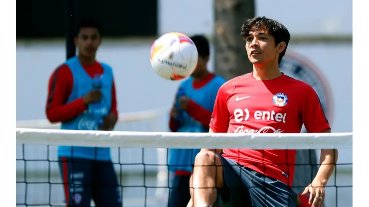 Agente de Matías Fernández se reúne con Marcelo Espina