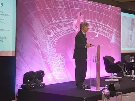 Presentó en Wembley: Mayne-Nicholls dio a conocer al mundo el nuevo Monumental