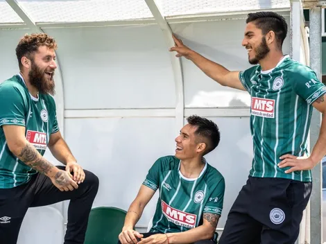 Ex Colo Colo se luce en la camiseta Umbro del Rodelindo Román