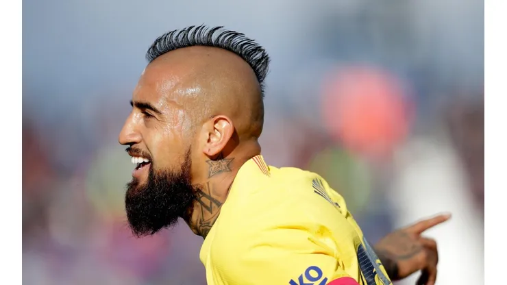 Arturo Vidal fue clave para que el Barcelona siga como líder en España