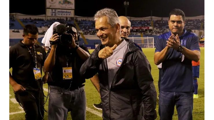 Reinaldo Rueda habla de su situación con el periodista Maks Cadernas