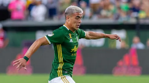 Brian Fernández quedó con el pase en su poder