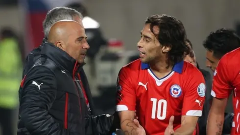 El Santos no descarta al Mago Valdivia como refuerzo.