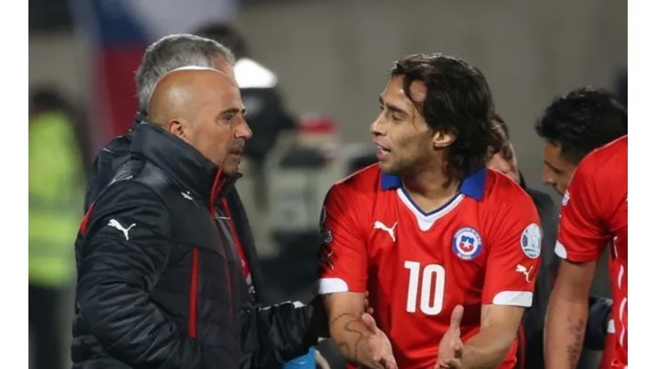 El Santos no descarta al Mago Valdivia como refuerzo.