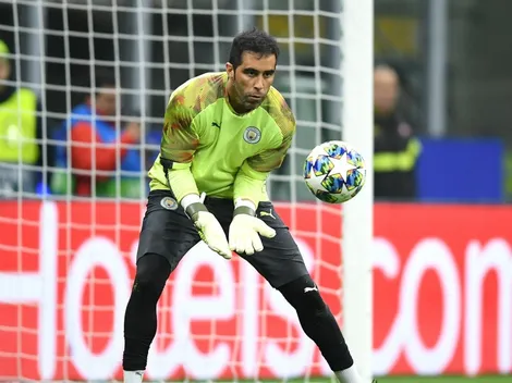 Claudio Bravo será titular ante el Liverpool por Premier League