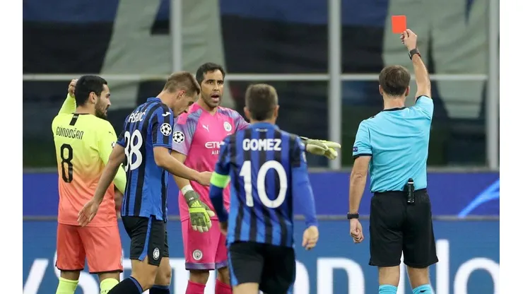 Claudio Bravo muestra su indignación en redes sociales