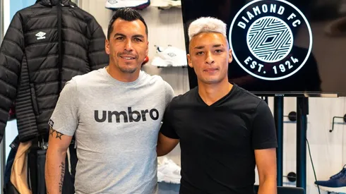 Junto a Esteban Paredes, el joven oven futbolista amateur Matías Tobar se convierte en el nuevo rostro de Umbro en Chile.