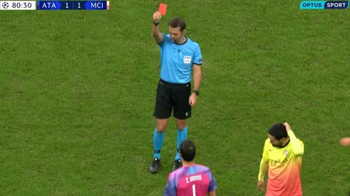 Claudio Bravo fue expulsado