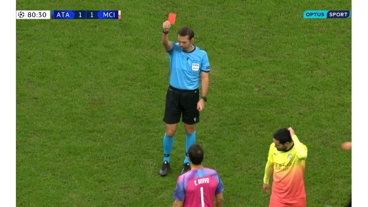 Claudio Bravo fue expulsado