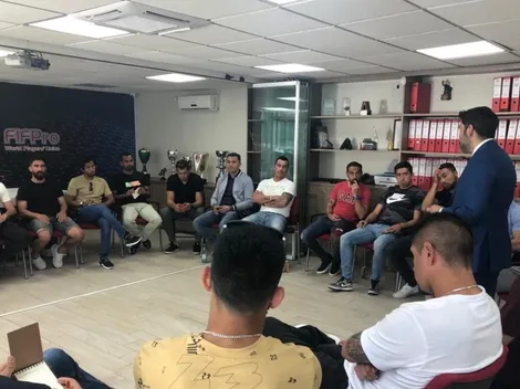 Esteban Paredes y Jorge Valdivia acuden a la reunión del Sifup