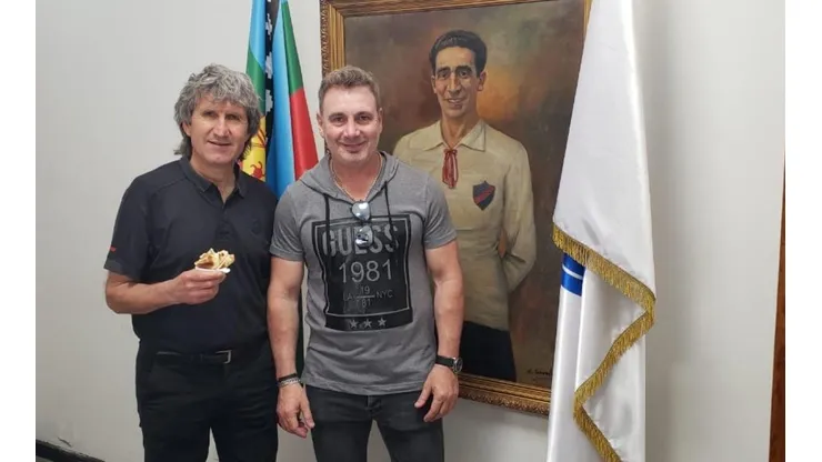 Morón junto a Barticciotto en el club