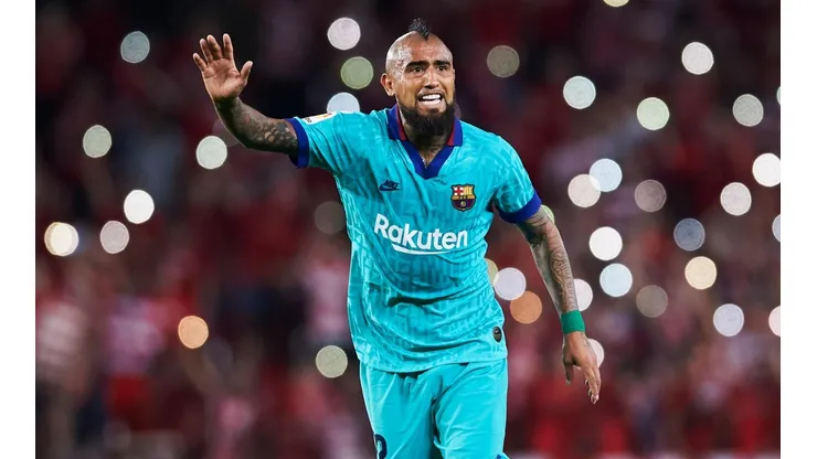 Arturo Vidal titular en Barcelona
