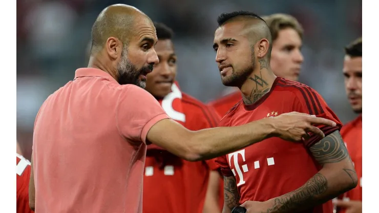 Arturo Vidal junto a Pep Guardiola