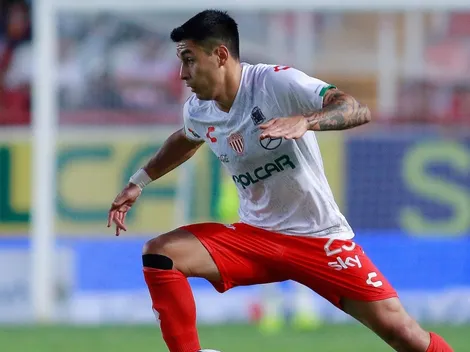 Claudio Baeza celebra el liderato en México y canta Los Prisioneros