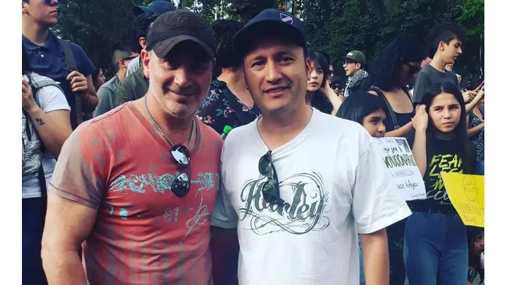 Marcelo Barticciotto junto al pueblo