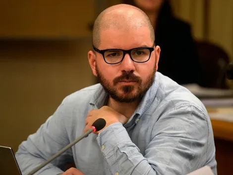 Giorgio Jackson admira la unión de las barras de Colo Colo y la U