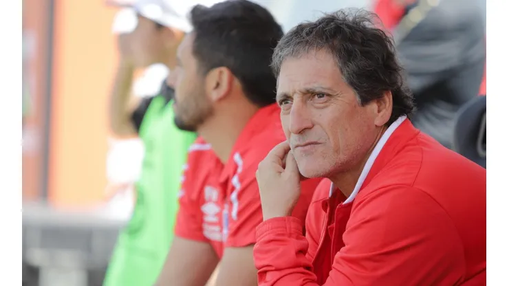 Mario Salas se aferra a estirar la lucha por el título