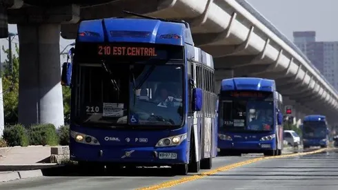El transporte público vuelve a funcionar en la capital