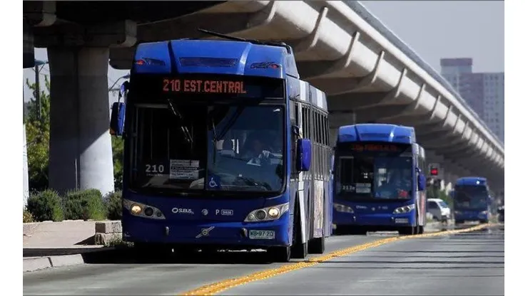 El transporte público vuelve a funcionar en la capital