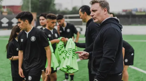 Barti volvió a dirigir en el Monumental, en una actividad de Umbro.