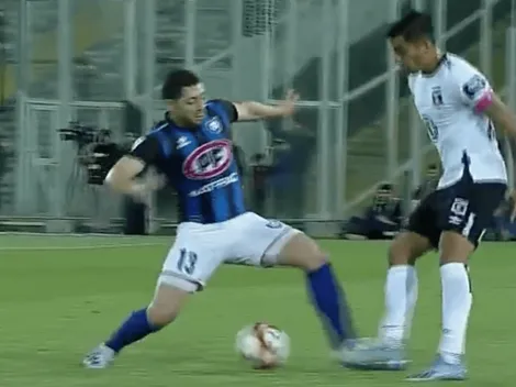 VIDEO | El hermoso caño de Carlo Villanueva a Pepe Rojas