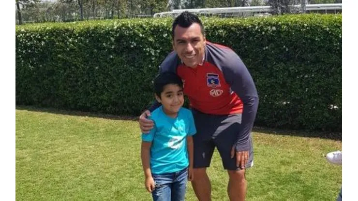 Pequeño fanático de Esteban Paredes cumplió su sueño