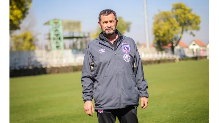 Jaime Zapata se va molesto tras el empate ante Peñarol