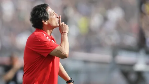 Mario Salas no podrá dirigir ante Huachipato