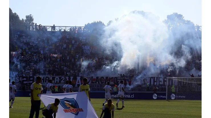 Hinchas albos en el Sausalito