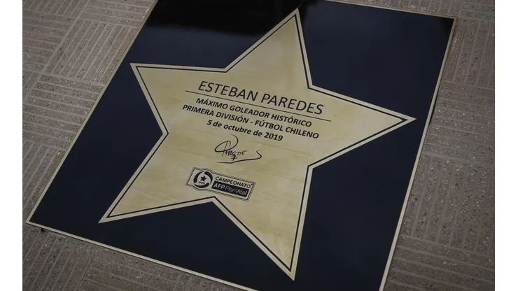 Placa de Esteban Paredes