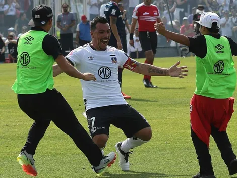 Esteban Paredes y la celebración con sus hijos en la cancha