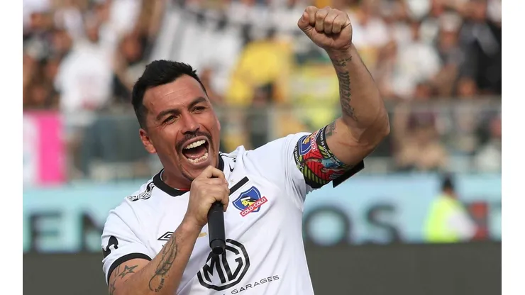 Esteban Paredes festejando su gol 216