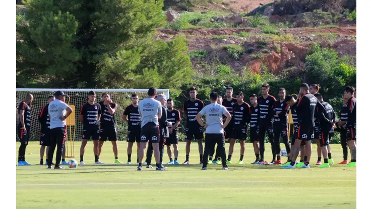 La selección entrenó con equipo completo