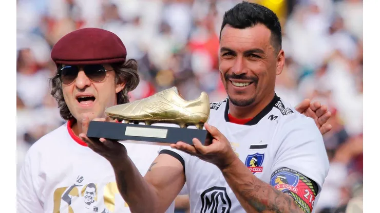 Paredes recibió varios reconocimientos por parte de Mosa