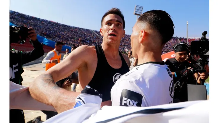Colo Colo recibe a la U en el Estadio Monumental