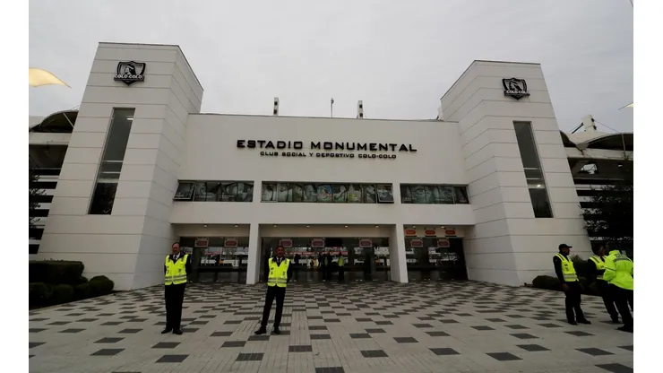 Blanco y Negro quiere seguir más tiempo en Colo Colo