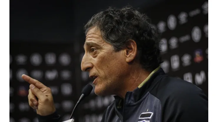 Mario Salas está probando alternativas para revertir el mal momento