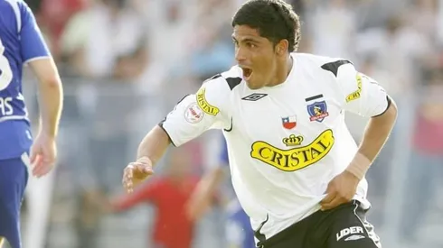 Riffo anotando en un Clásico