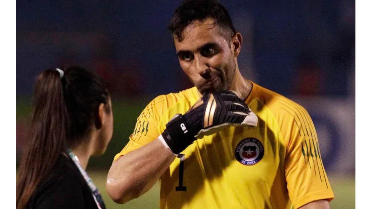 Claudio Bravo se indignó por las empanadas de Maipú