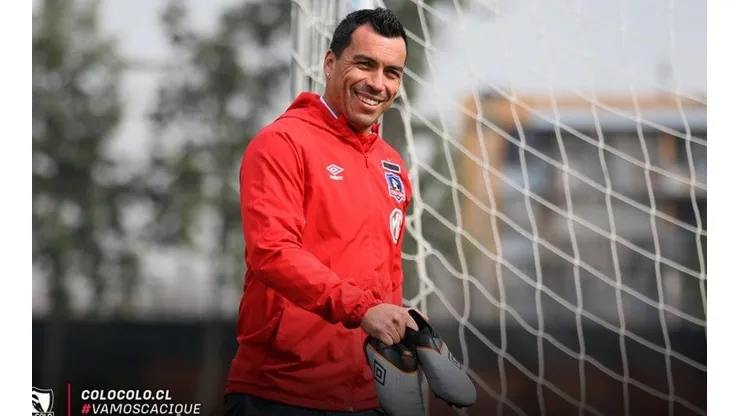 Esteban Paredes en el entrenamiento del popular.