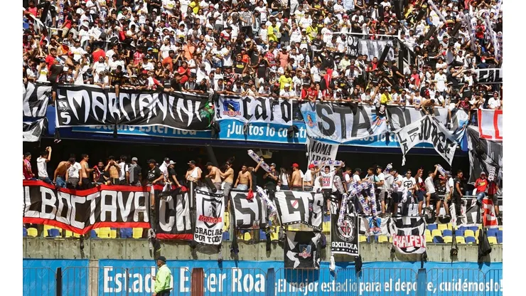 Hinchas de Colo Colo en el Ester Roa