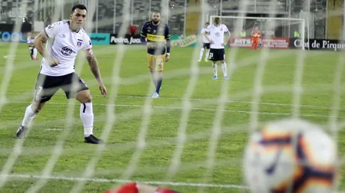 Paredes anotando otro gol para Colo Colo