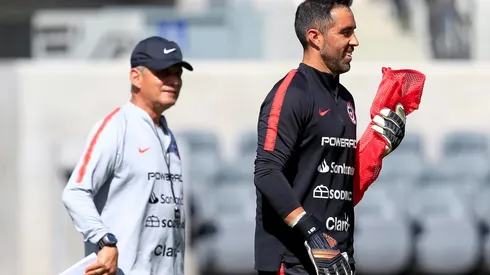 Reinaldo Rueda junto a Claudio Bravo