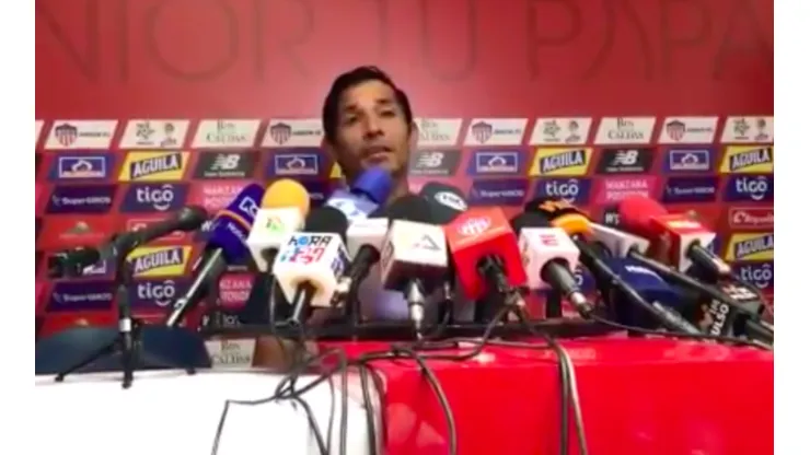 Matías Fernández en conferencia de prensa