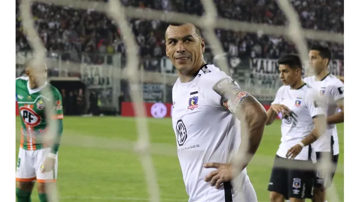 Esteban Paredes agradece el apoyo de los colocolinos