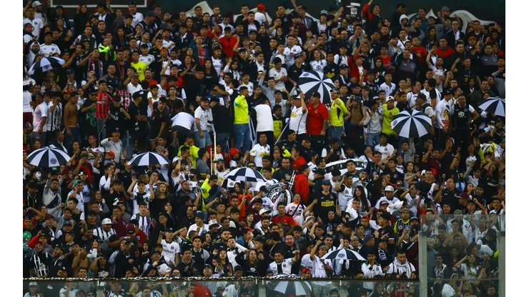 Hinchada de Colo Colo