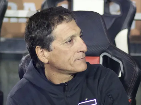 Hinchas de Colo Colo explotan con el DT: "Salas ya se va"