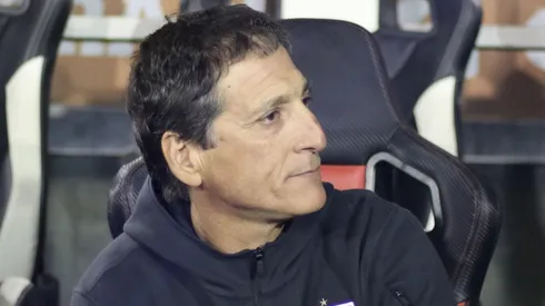 Hinchas de Colo Colo pierden la paciencia con Mario Salas