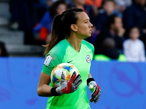 Tiane Endler avisó que por ahora es inviable volver al fútbol chileno