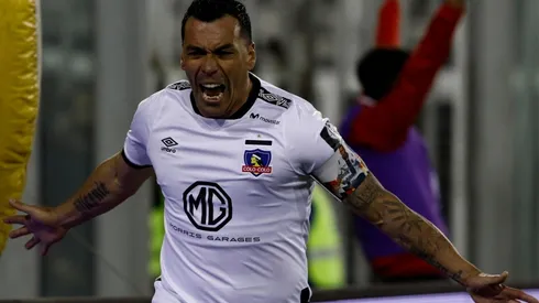 Locura por ver a Esteban Paredes superando el récord